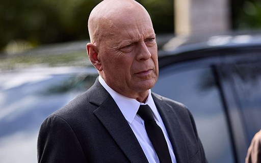 Cogitado para ser um dos últimos filmes de Bruce Willis, White Elephant coloca o ator em uma caçada mortal em busca de Michael Rooker em trailer.