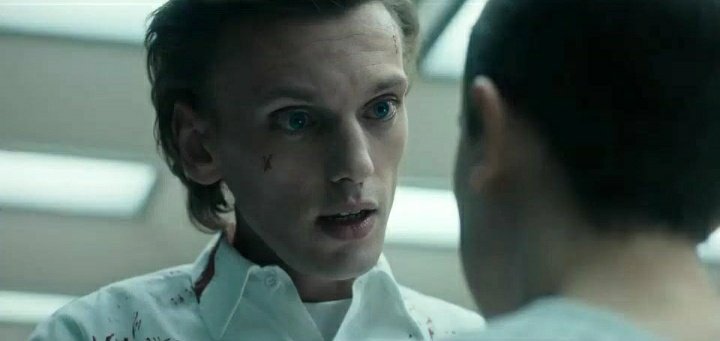 O ator do Vecna, Jamie Campbell Bower, explica a confusão de personagens e admite que ele era parte da 