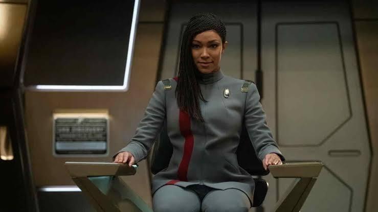 A atriz Sonequa Martin-Green resolve responder as críticas por parte do fandom da série Star Trek: Discovery.