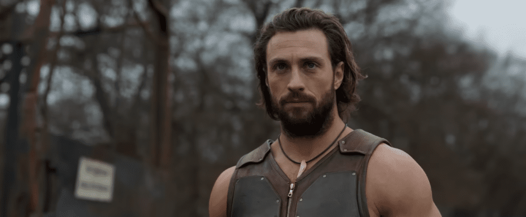 Aaron Taylor-Johnson interpretando Kraven, O Caçador no novo filme solo do vilão.