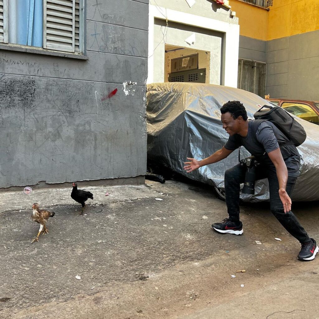 Recriação de uma clássica cena de Cidade de Deus, postada pelo diretor Aly Muritiba em seu instagram.